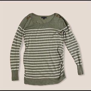 Green maternity sweater